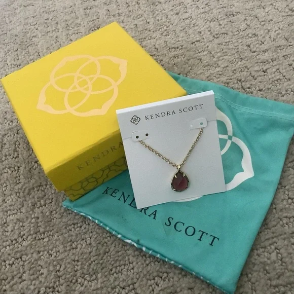 Kendra Scott Kiri Necklace in Gold Amethyst - Picture 1 of 10